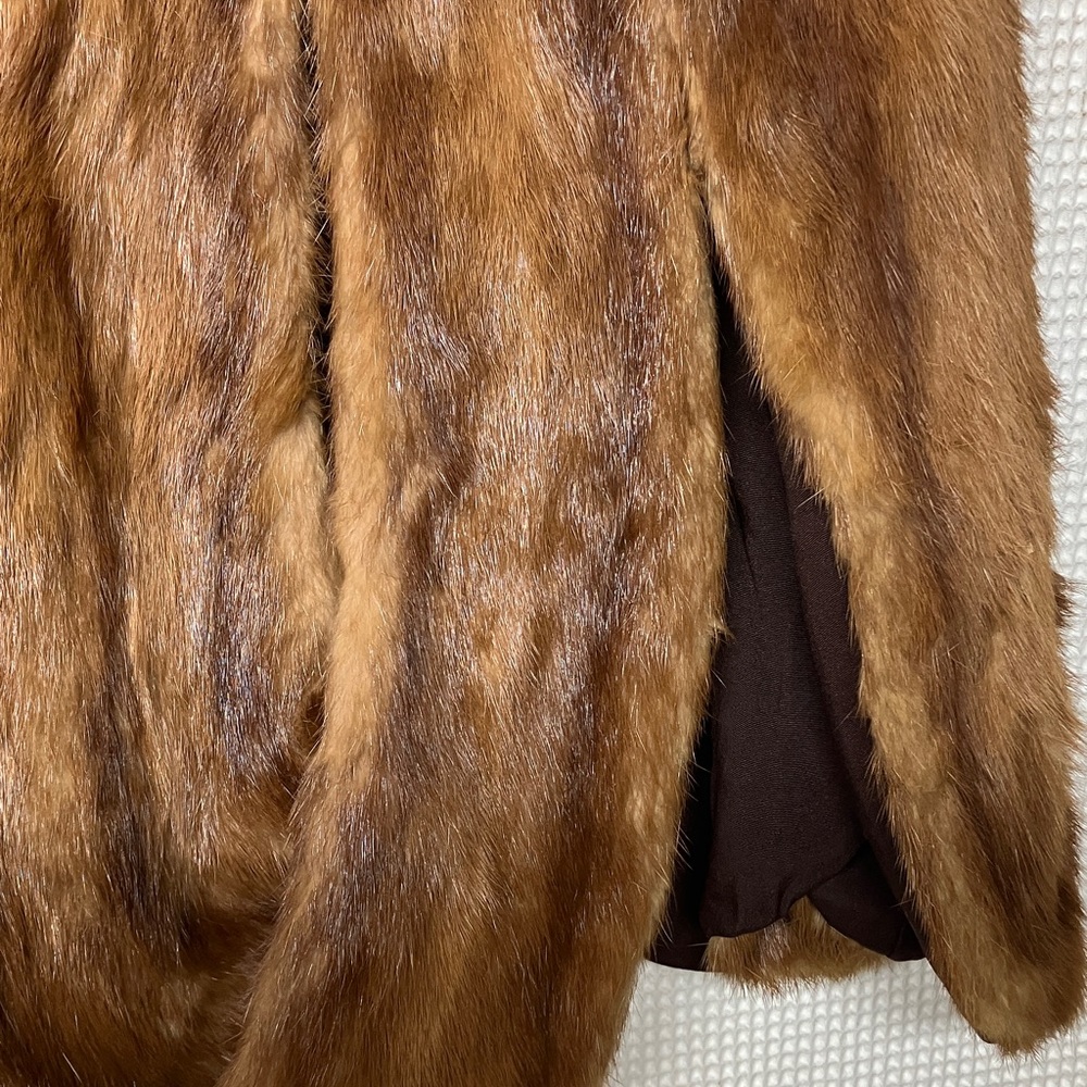 Roy H. Bjorkman Fur cape - Picture 5 of 10